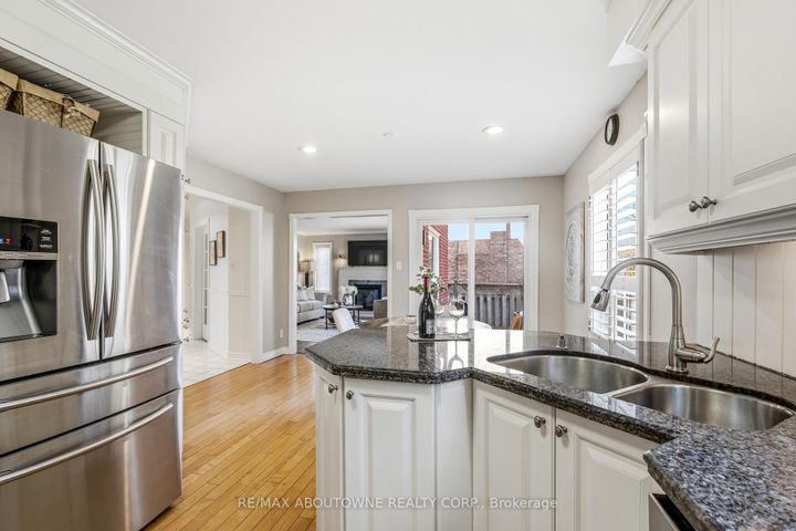 Photo 16 at 1323 Blackburn Drive, GA Glen Abbey, Oakville