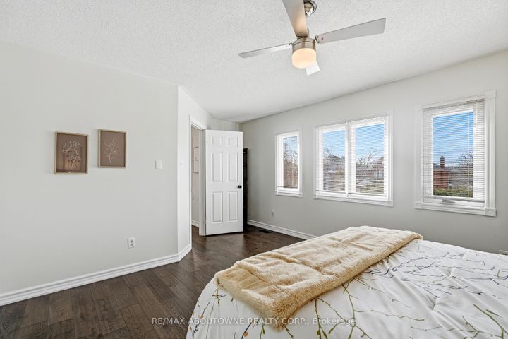 Photo 32 at 1323 Blackburn Drive, GA Glen Abbey, Oakville