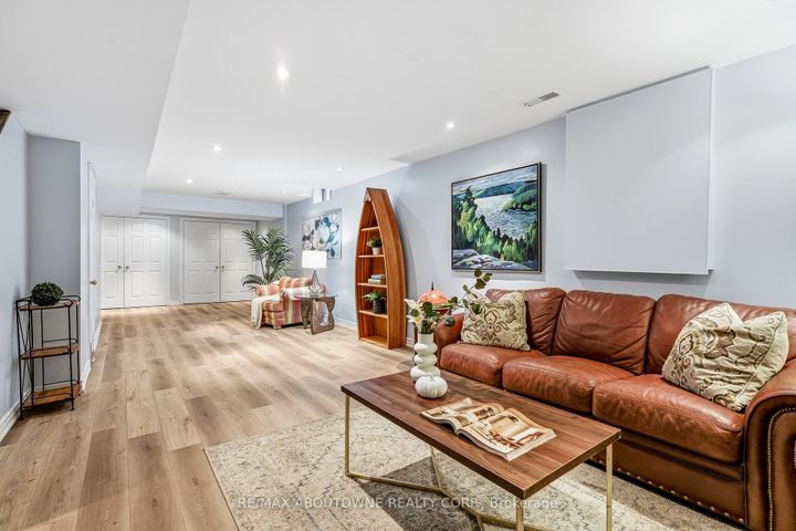 Photo 37 at 1323 Blackburn Drive, GA Glen Abbey, Oakville