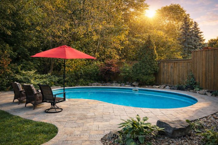 Photo 46 at 1323 Blackburn Drive, GA Glen Abbey, Oakville