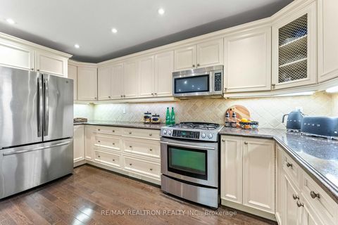 Photo 10 at 271 Rose Green Drive, Uplands, Vaughan