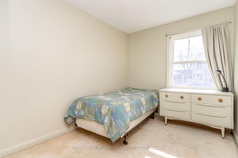 Photo 5 at 425 Centre Street E, Crosby, Richmond Hill