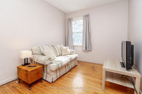 Photo 6 at 425 Centre Street E, Crosby, Richmond Hill