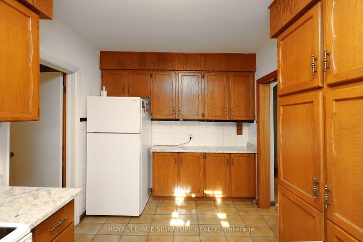 Photo 9 at 56 Wendell Avenue, Pelmo Park W4, Toronto