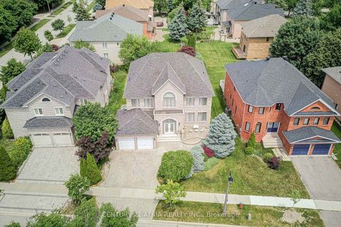 Photo 2 at 92 Springbrook Drive, Langstaff, Richmond Hill