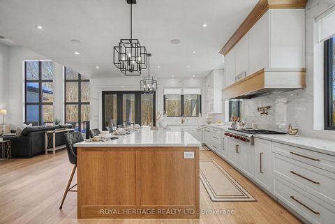 Photo 11 at 614 Roselawn Avenue, Northwood, Oshawa