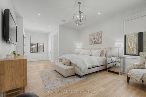 Photo 21 at 614 Roselawn Avenue, Northwood, Oshawa