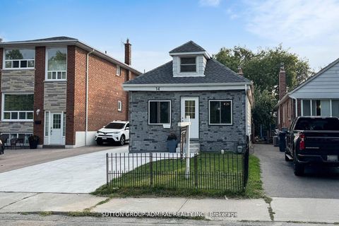 Photo 1 at 14 Spears Street, Smythe, Toronto