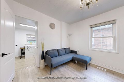 Photo 2 at 14 Spears Street, Smythe, Toronto