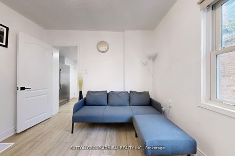 Photo 3 at 14 Spears Street, Smythe, Toronto