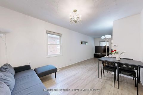 Photo 6 at 14 Spears Street, Smythe, Toronto