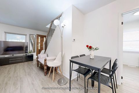 Photo 7 at 14 Spears Street, Smythe, Toronto