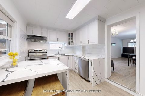 Photo 8 at 14 Spears Street, Smythe, Toronto