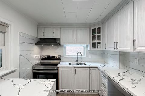 Photo 14 at 14 Spears Street, Smythe, Toronto