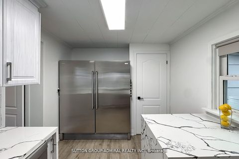 Photo 15 at 14 Spears Street, Smythe, Toronto