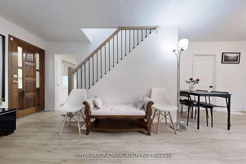 Photo 18 at 14 Spears Street, Smythe, Toronto