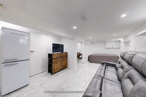 Photo 37 at 14 Spears Street, Smythe, Toronto