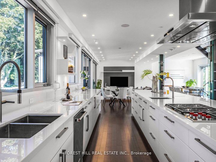 Photo 8 at 16 Viamede Crescent, Bayview Village, Toronto