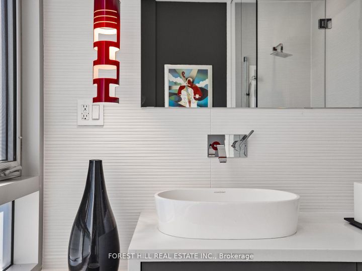 Photo 11 at 16 Viamede Crescent, Bayview Village, Toronto