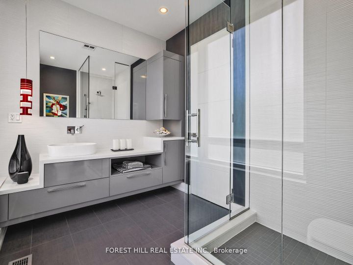 Photo 12 at 16 Viamede Crescent, Bayview Village, Toronto