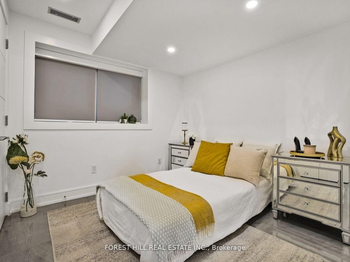 Photo 18 at 16 Viamede Crescent, Bayview Village, Toronto