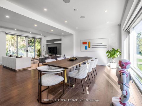 Photo 2 at 16 Viamede Crescent, Bayview Village, Toronto