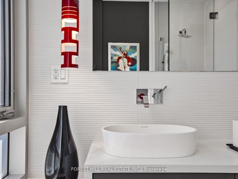 Photo 11 at 16 Viamede Crescent, Bayview Village, Toronto