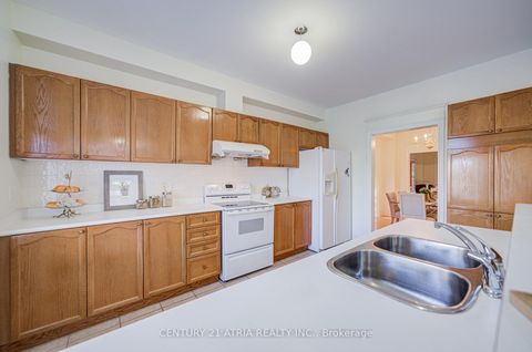 Photo 20 at 108 - 190 Harding Boulevard W, North Richvale, Richmond Hill