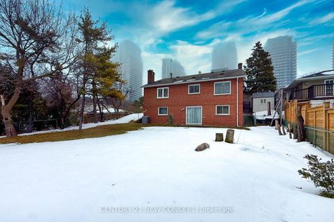 Photo 14 at 40 Farmview Crescent, Henry Farm, Toronto