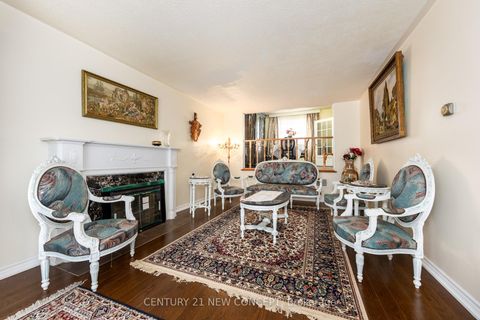 Photo 20 at 40 Farmview Crescent, Henry Farm, Toronto