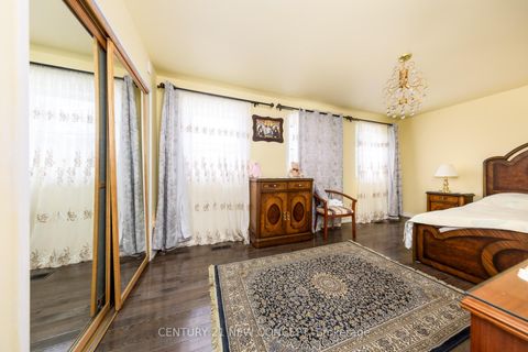 Photo 38 at 40 Farmview Crescent, Henry Farm, Toronto