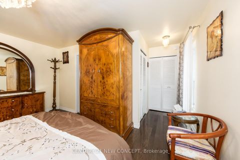 Photo 40 at 40 Farmview Crescent, Henry Farm, Toronto