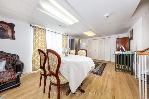 Photo 46 at 40 Farmview Crescent, Henry Farm, Toronto