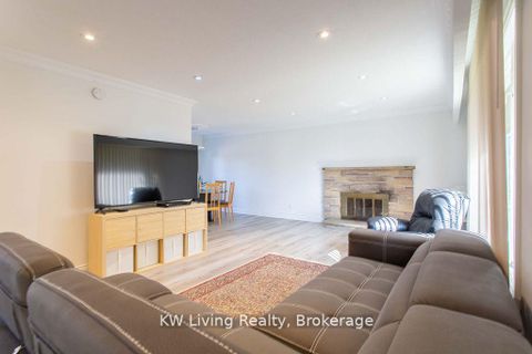 Photo 11 at 702 Lake Drive S, Keswick South, Georgina