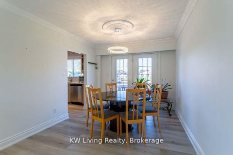 Photo 16 at 702 Lake Drive S, Keswick South, Georgina