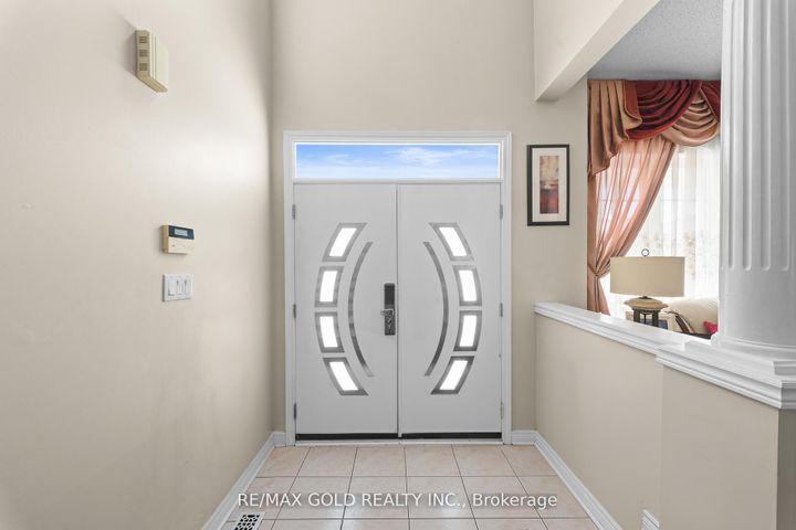 Photo 4 at 88 Octillo Boulevard, Wellington, Brampton