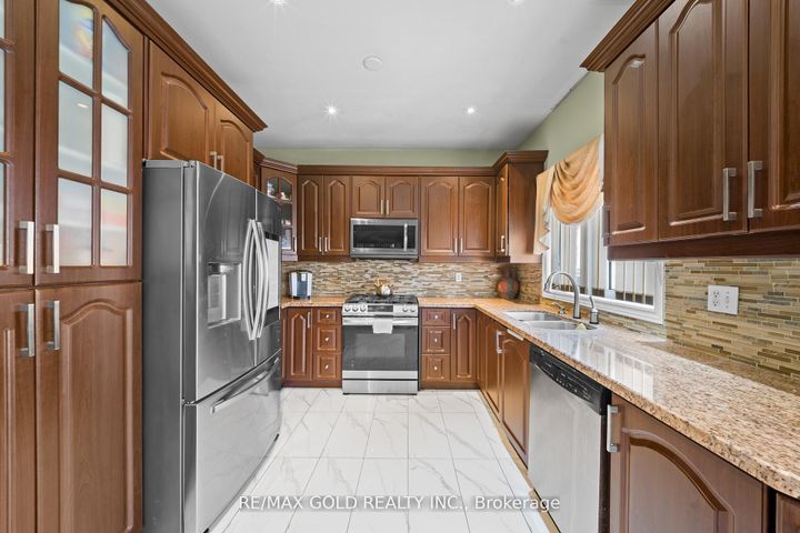 Photo 15 at 88 Octillo Boulevard, Wellington, Brampton