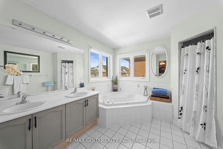 Photo 31 at 88 Octillo Boulevard, Wellington, Brampton