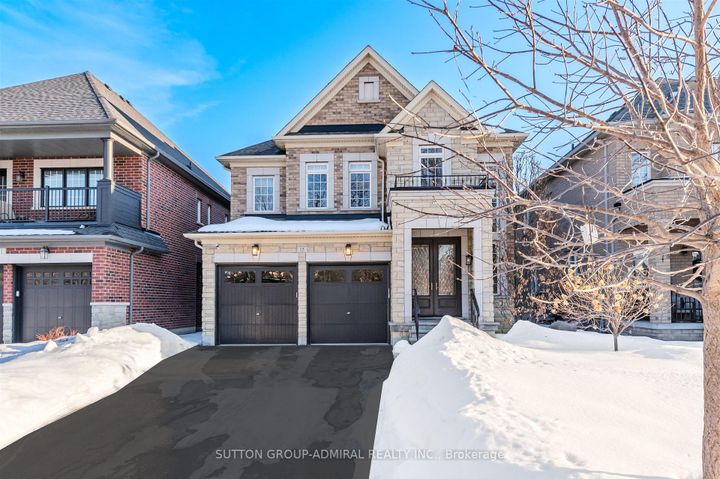 Photo 2 at 15 Stormont Trail, Vellore Village, Vaughan