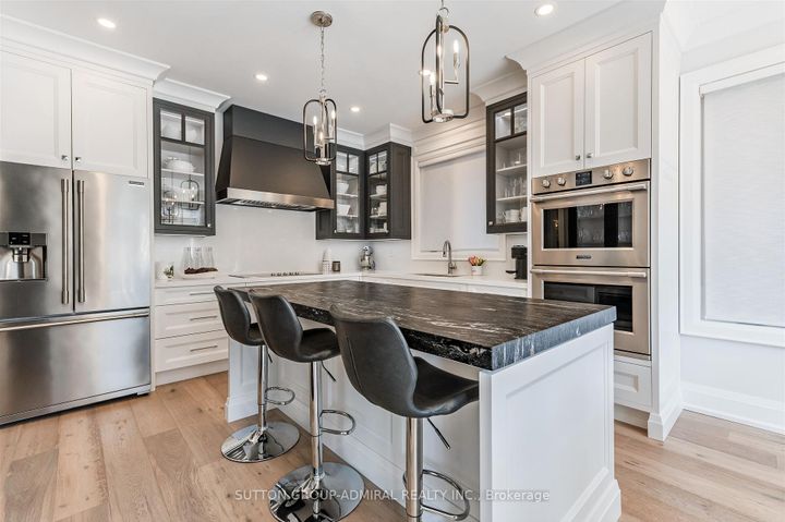 Photo 11 at 15 Stormont Trail, Vellore Village, Vaughan