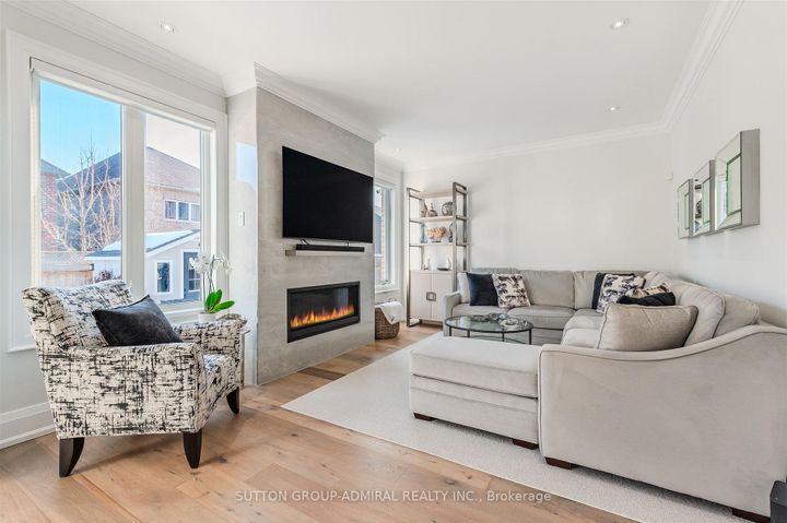 Photo 17 at 15 Stormont Trail, Vellore Village, Vaughan