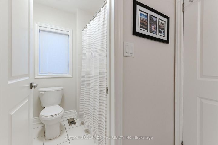 Photo 30 at 15 Stormont Trail, Vellore Village, Vaughan