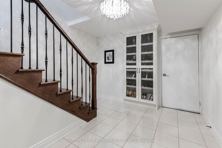 Photo 32 at 15 Stormont Trail, Vellore Village, Vaughan