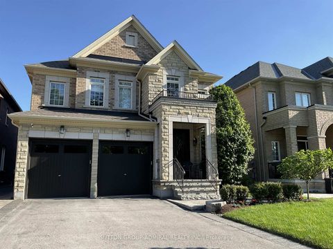 Photo 3 at 15 Stormont Trail, Vellore Village, Vaughan