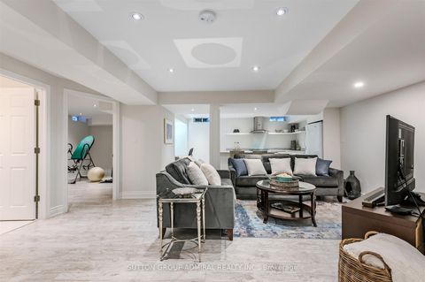 Photo 33 at 15 Stormont Trail, Vellore Village, Vaughan