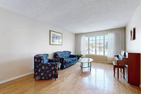 Photo 7 at 9 COATES Crescent, Oak Ridges Lake Wilcox, Richmond Hill