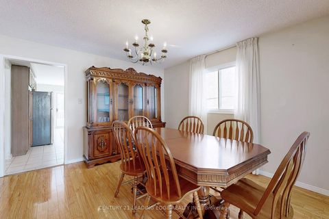 Photo 13 at 9 COATES Crescent, Oak Ridges Lake Wilcox, Richmond Hill