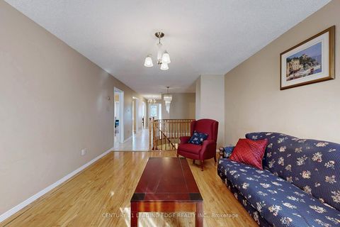 Photo 19 at 9 COATES Crescent, Oak Ridges Lake Wilcox, Richmond Hill