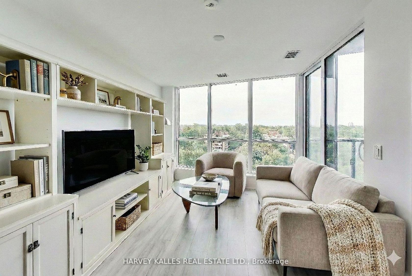 515 - 585 Bloor Street E, North St. James Town, Toronto photo number 2