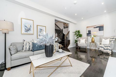 Photo 5 at 11 Homer Crescent, Rural Aurora, Aurora